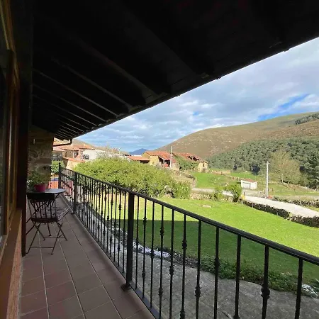 El Portalon De Luena Chalet Cuena