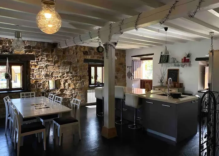 El Portalon De Luena * Cuena