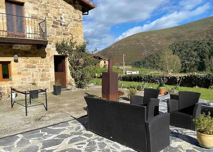 El Portalon De Luena