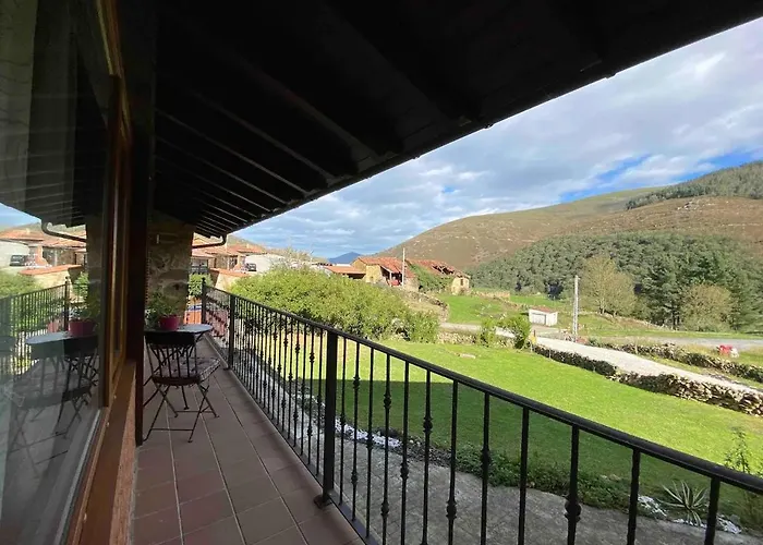 El Portalon De Luena Chalet Cuena