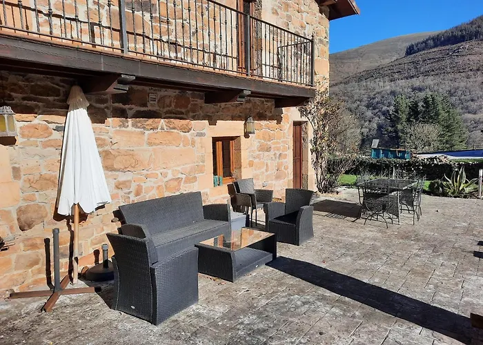 Chalet El Portalon De Luena *