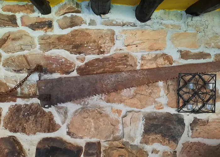 El Portalon De Luena *