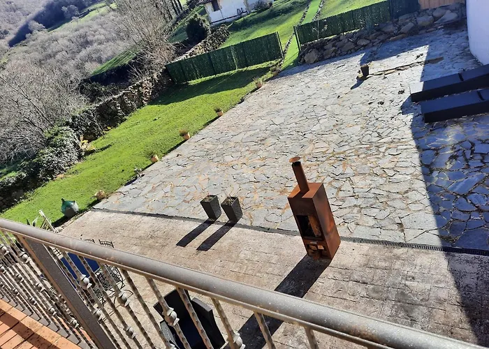 El Portalon De Luena